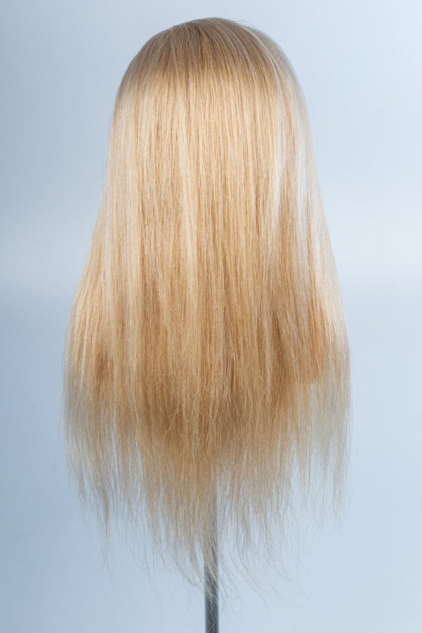 Übungskopf "Mia" zu 100% menschliches Echthaar- Länge 50-55 cm (ca. 160 gr. Haare).